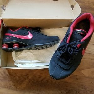 Nike Shox Size 6Y/Women's 7.5